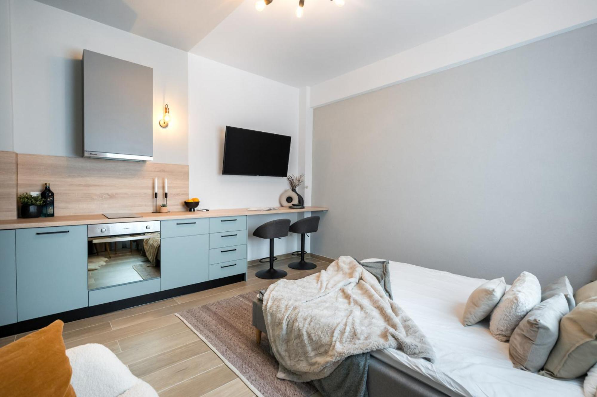 Appartamento Old Town - Victoriei 25 - Urbannest Bucarest Esterno foto