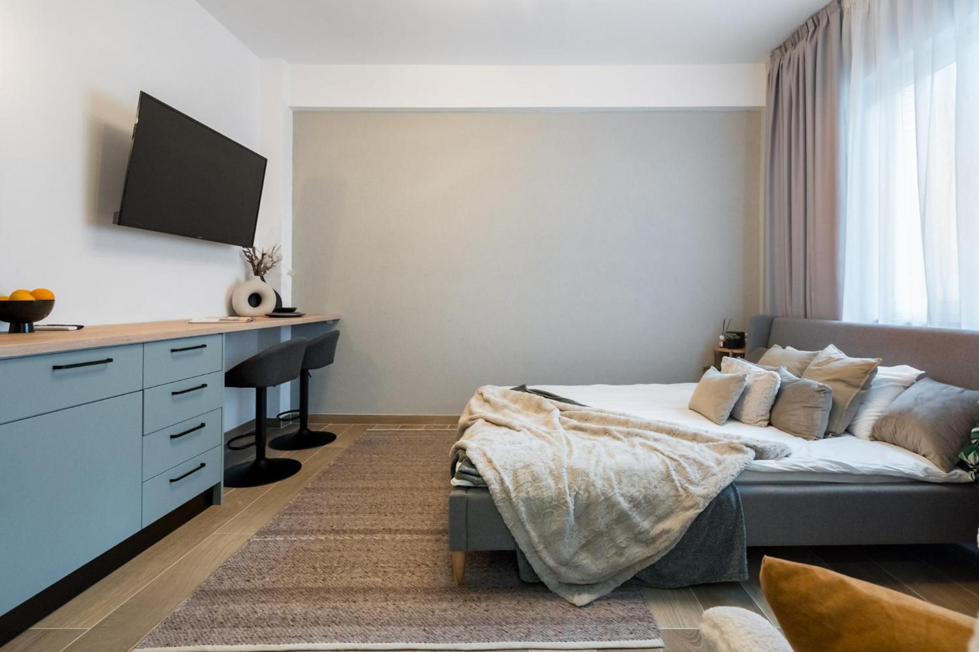 Appartamento Old Town - Victoriei 25 - Urbannest Bucarest Esterno foto